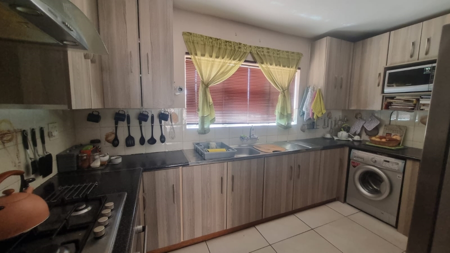 6 Bedroom Property for Sale in Bluewater Bay Western Cape